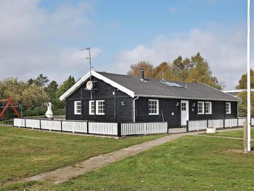 Hou House | 5 star holiday home in Hals