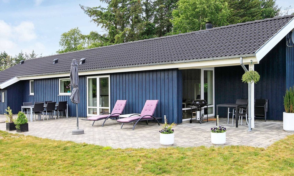 Bratten Strand House | 5 star holiday home in Jerup