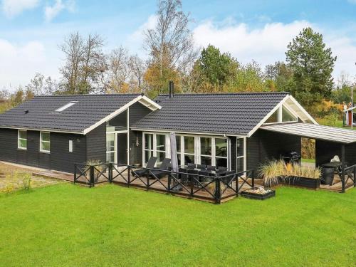 Bratten Strand House | 5 star holiday home in Jerup