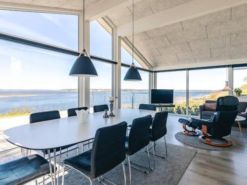 Hjarbæk House | 5 star holiday home in Løgstrup