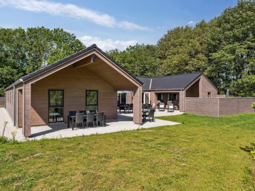 Mommark Strand House | 5 star holiday home in Sydals