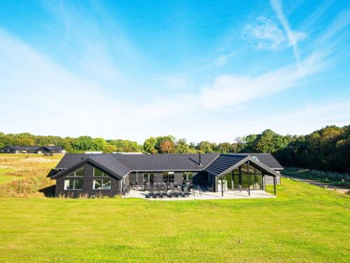 Mommark Strand House | 5 star holiday home in Sydals
