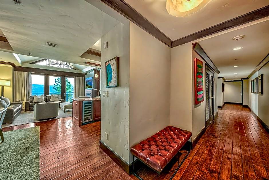Truckee Hotel | 5-Star Hotel ∙ Constellation Residences