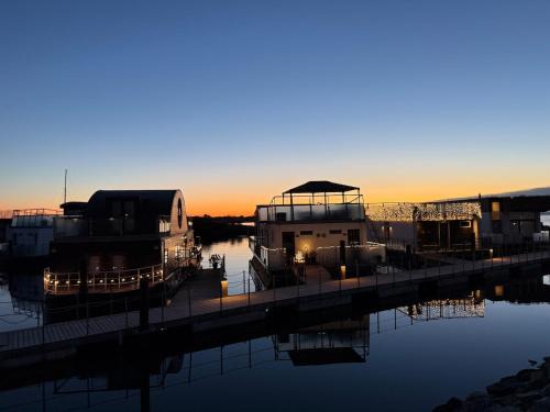 Nykobing Sjaelland Villa | 5-star houseboat of 125 m2 with its own bathing jetty