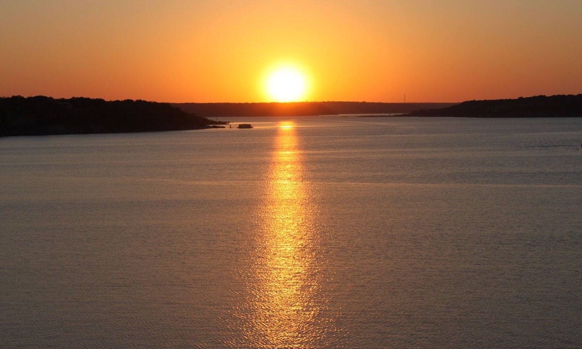 Belton Apartment | 50+ Community: Waterfront guest suite with deck on the Cliffs of Belton Lake