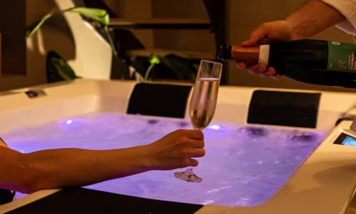 Moirans Villa | 50 Nuances D'amour