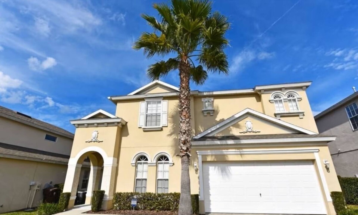 Haines City House | 509 Relax & Play at This 6BR Pool Home