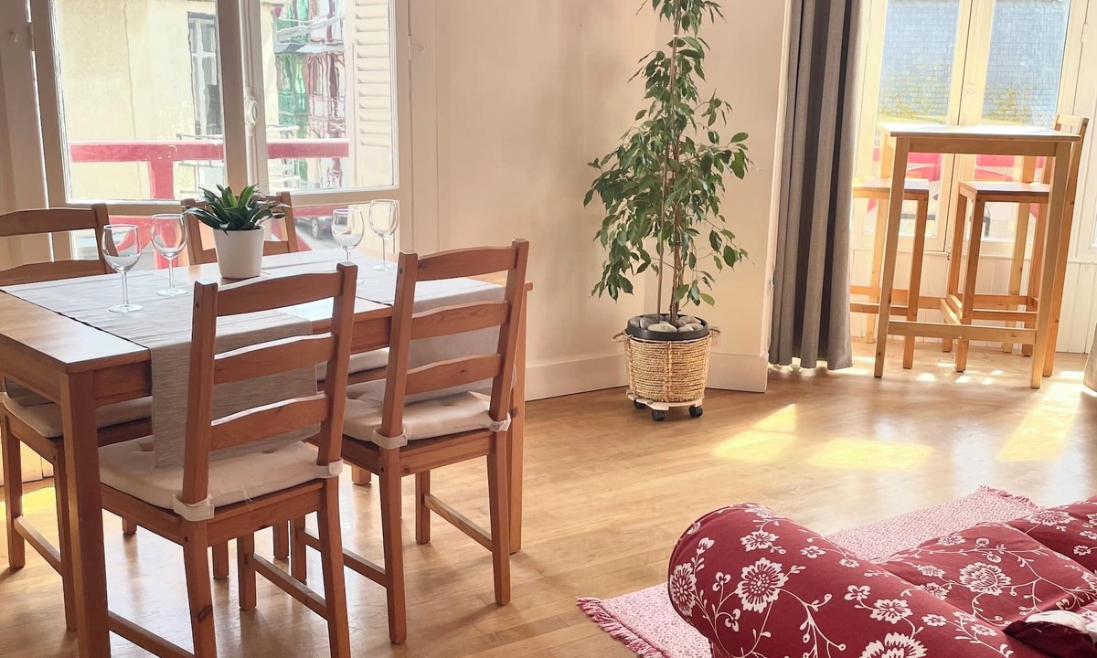 Mers-les-Bains Apartment | 50m from the beach, Apt. in the French Villa