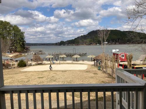 Leesburg House | 51 The Anchor