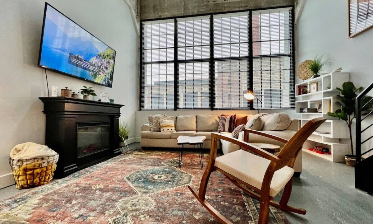 Otterbien Home Apartment | 5106 Peters Cartridge Factory · New renovated Loft in Old factory by Kings Island