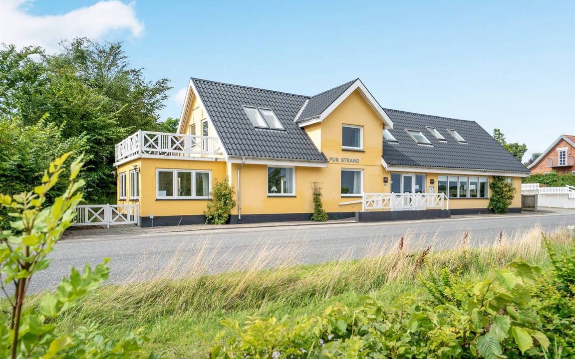 Fur House | 512 m² House ∙ 10 bedrooms ∙ 20 guests
