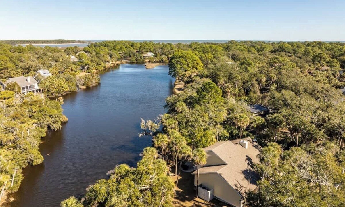 Blue Heron Lake House | 514 Remora Dr