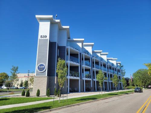 Traverse City House | 539 Bay Street
