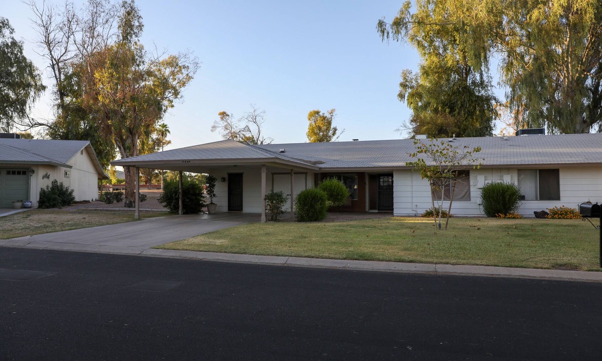 Ahwatukee Foothills House | 55+ Community Golf Course View Home