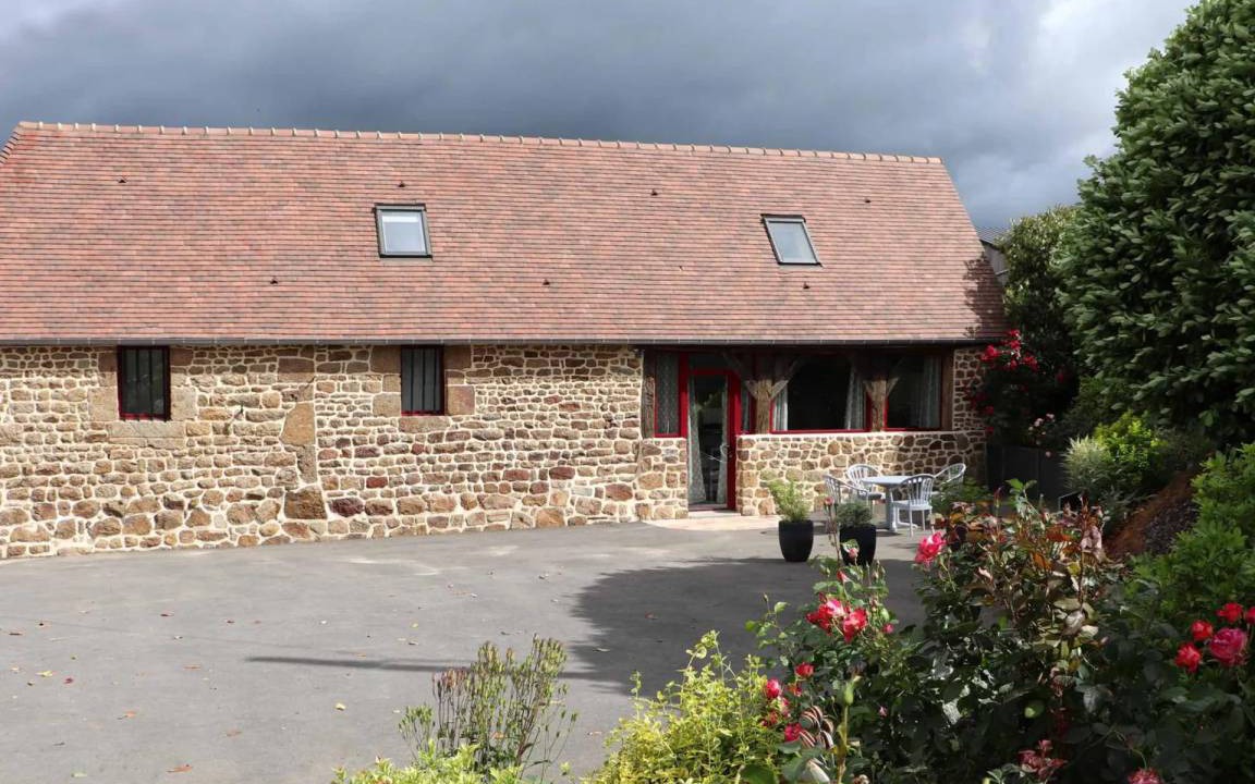Saint-Mars-d'Egrenne House | 55 m² House ∙ 1 bedroom ∙ 5 guests