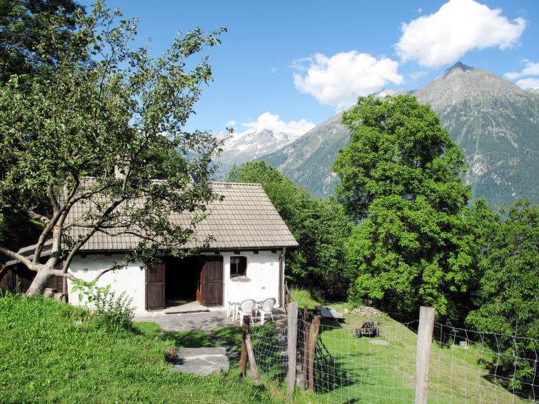 Acquarossa House | 55 m² House ∙ 1 bedroom ∙ 4 guests