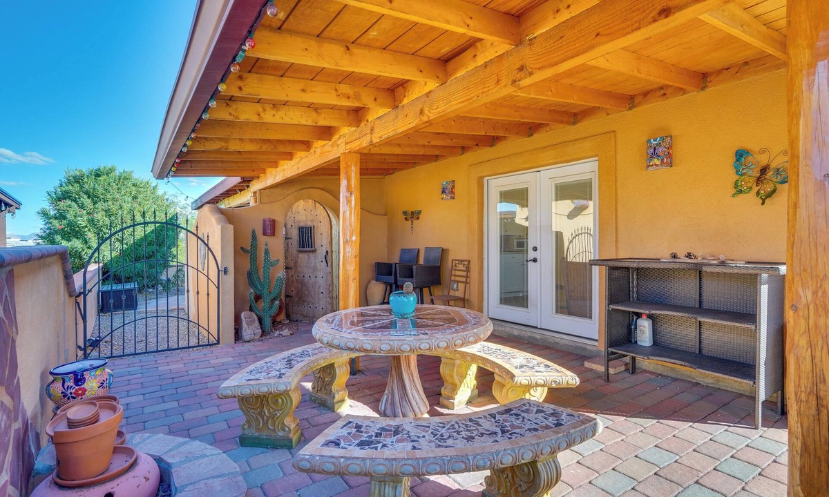 Benson Cottage | 55-Plus Desert Oasis in Benson w/Mountain Views