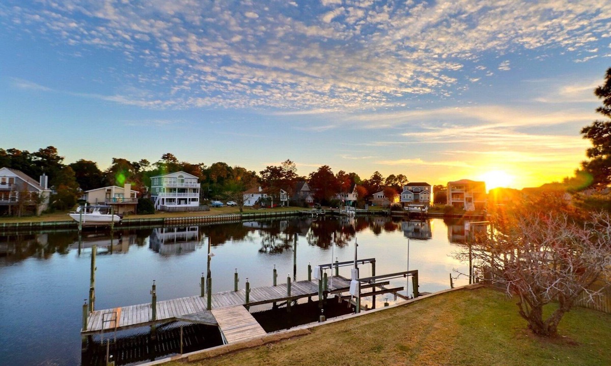 Colington Harbour House | 5526 Ways to Play * Waterfront