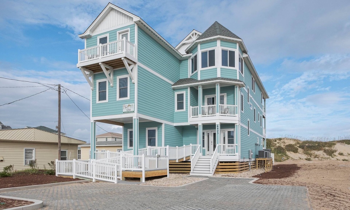 Nags Head House | 5700- La Cebolla, | Oceanfront | Nags Head | Sleeps 22