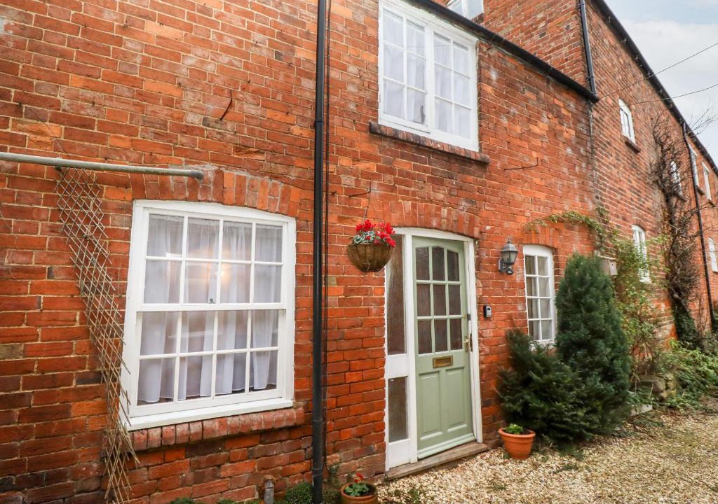 Medbourne House | 5A Waterfall Way