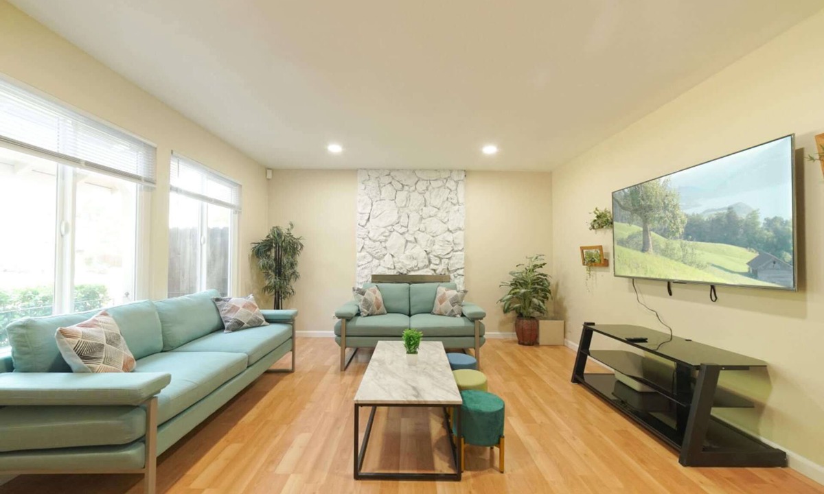 Sacramento House | 5B3B | Backyard BBQ | Workstation | RV Driveway