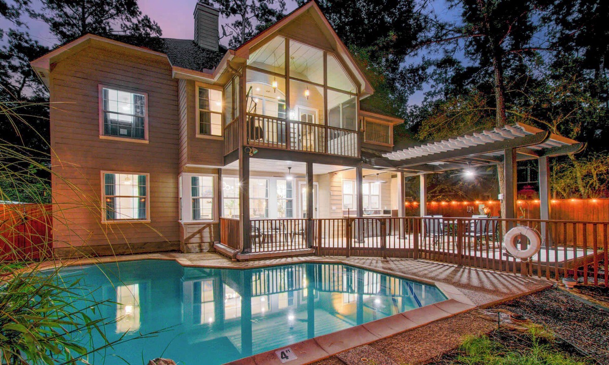 Alden Bridge House | 5BD/3BA Stylish Home w Game Room, Backyard, Pool