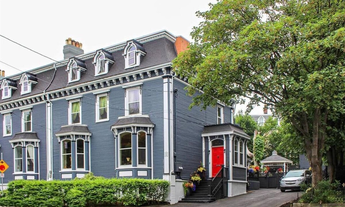 Downtown St. John's House | 5Bd Heritage Dream Home in Downtown's heart!
