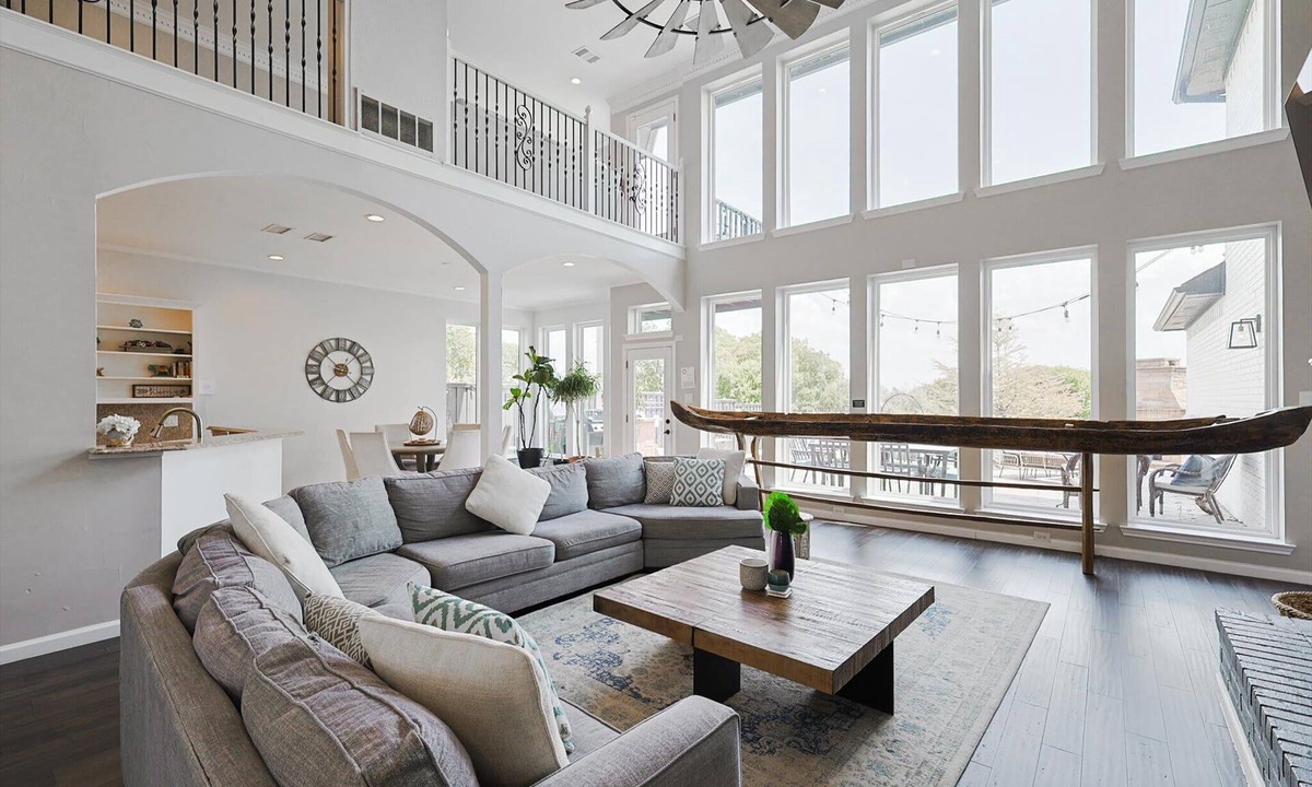 Rowlett House | 5BD Lakefront Home | Lake Ray Hubbard