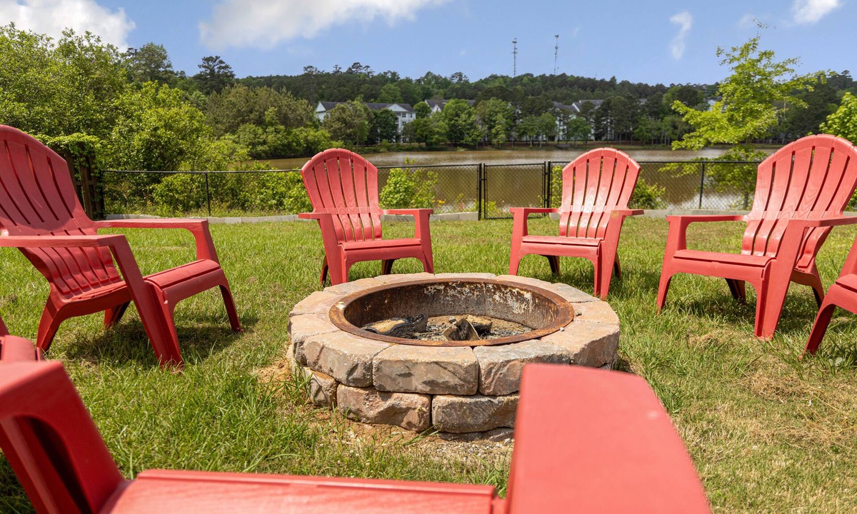 Columbus House | 5BD Lakeview Retreat - Fire Pit, Pool Table & BBQ