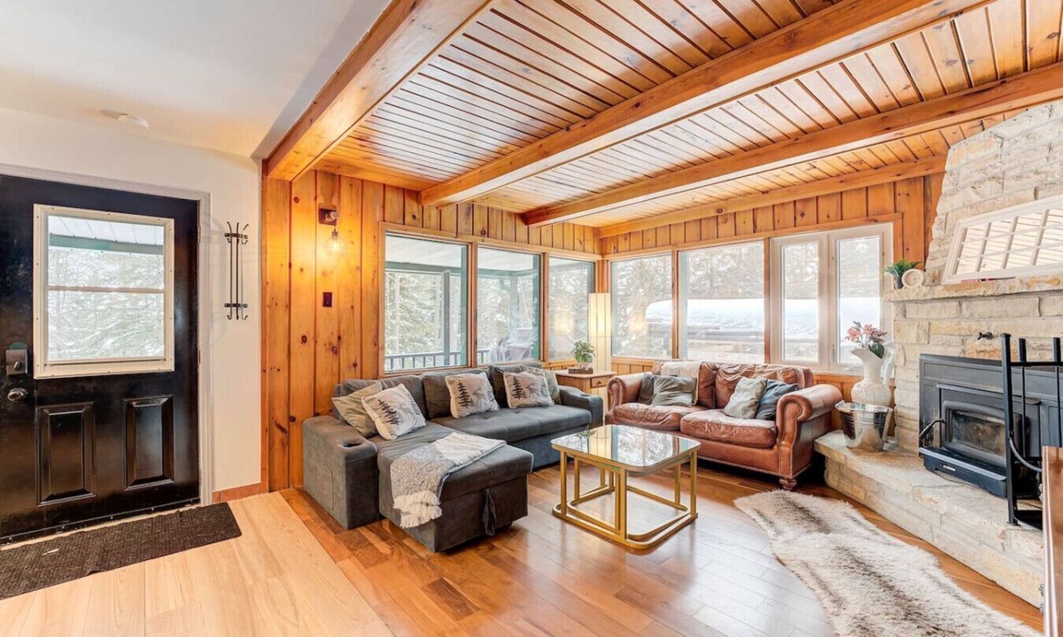 Mont-Tremblant House | 5BDR Tremblant Chalet in the Woods/Stone Firepl.