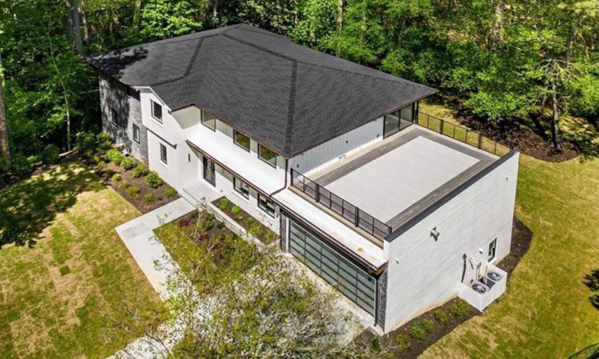 Sandy Springs House | 5Bed/6Bath Ultra Modern Mansion