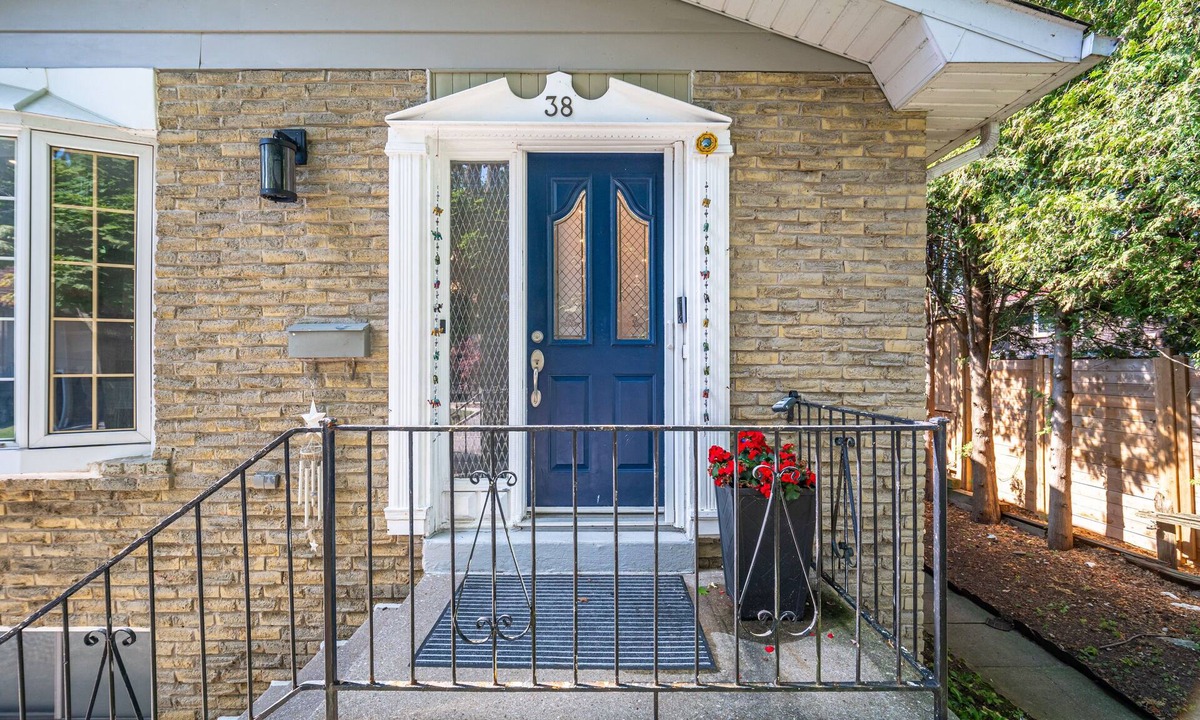 Bronte House | *5BR 4Bath Family GetAway near Lake & Harbor*