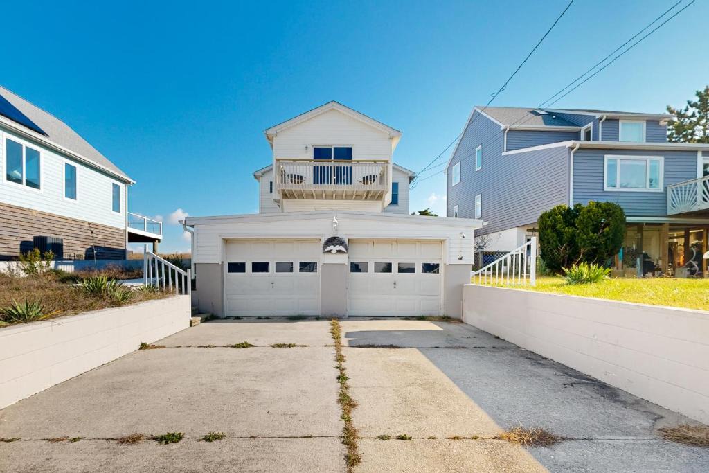 Prime Hook Beach House | 5BR Beachfront Home with Large Deck, Grill, W and D