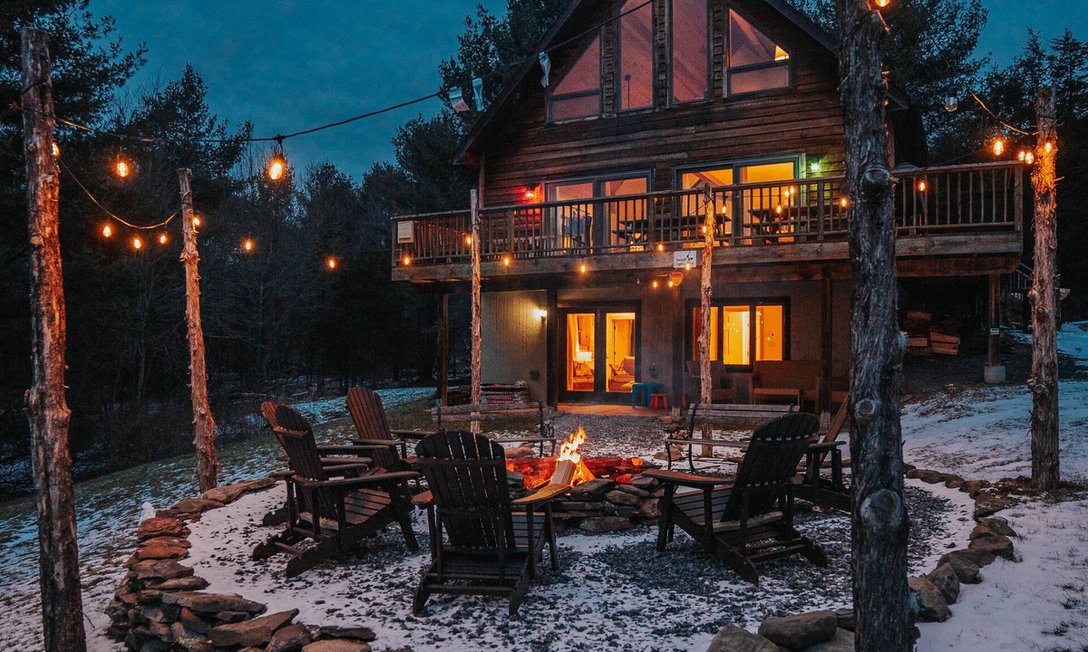 Prattsville House | 5BR Catskills Retreat Ski Close Hot Tub, Firepit, 2 grills, Deck, Fast WiFi