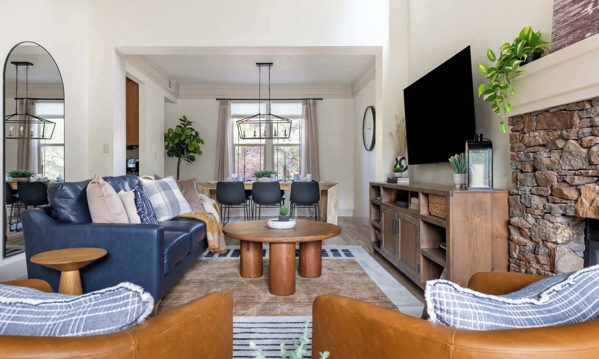 Ponderosa Trails House | 5BR Chalet: Hot Tub & Game Room