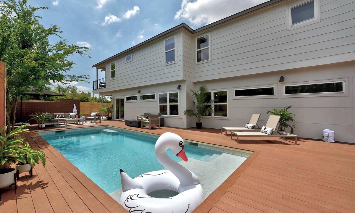 East MLK House | 5BR East Austin Home | Shared Pool & Game Room