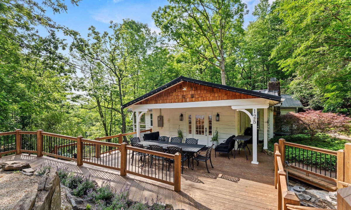 Hendersonville House | 5BR Estate w Guesthouse Private Waterfall Trail
