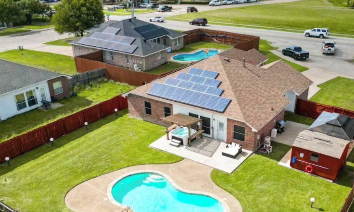 DeSoto Villa | 5BR Getaway in DeSoto with Pool, Hot Tub & Cinema