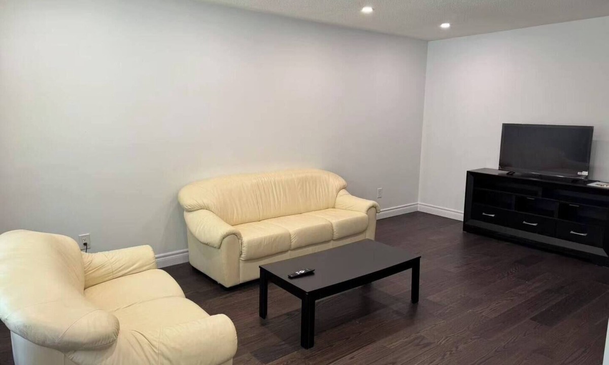 London House | 5BR Home in North London(UWO)