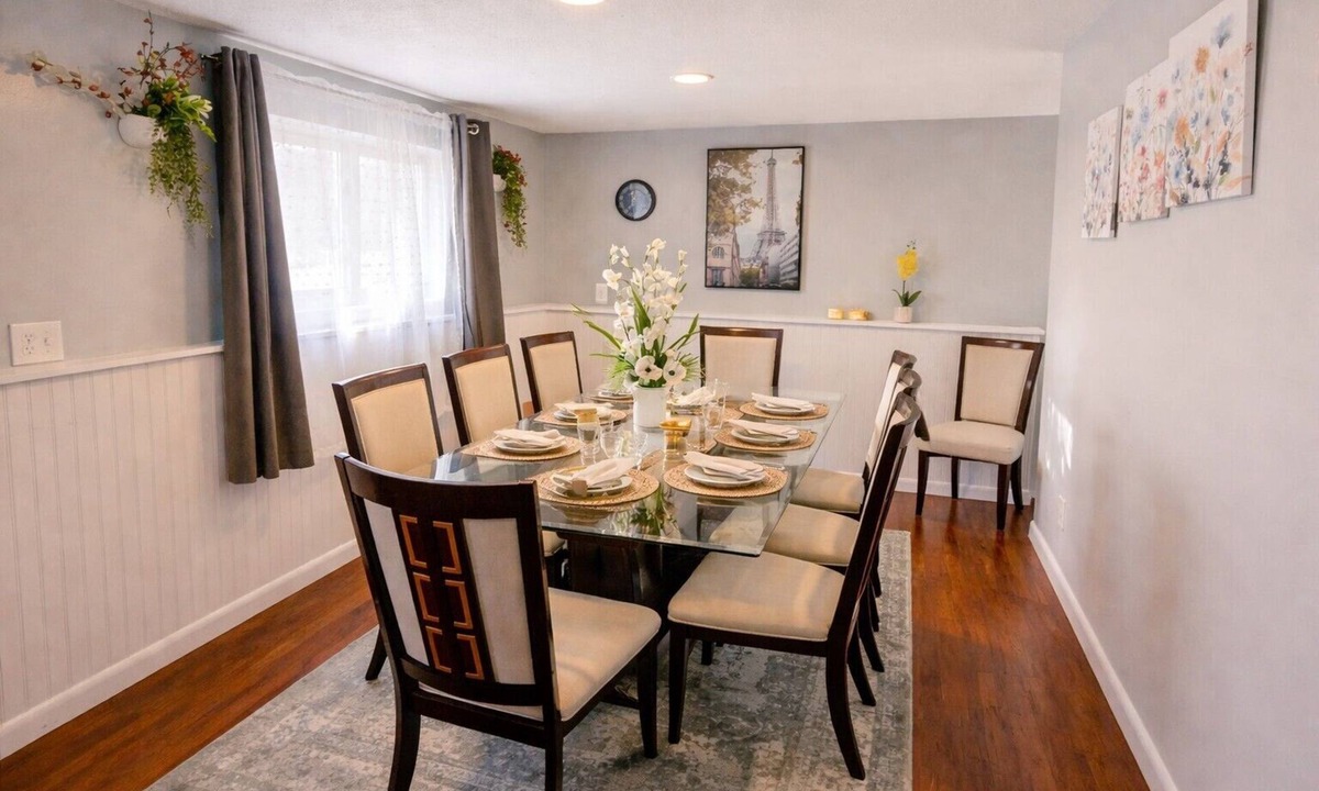 Ionia House | 5BR Home Near RIT & U of R Sleeps up to 12