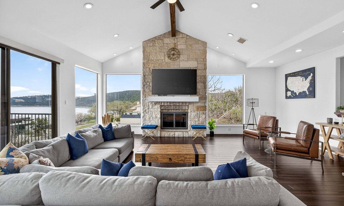 Rob Roy On The Lake House | 5BR, Lake Travis Views, Austin Water
