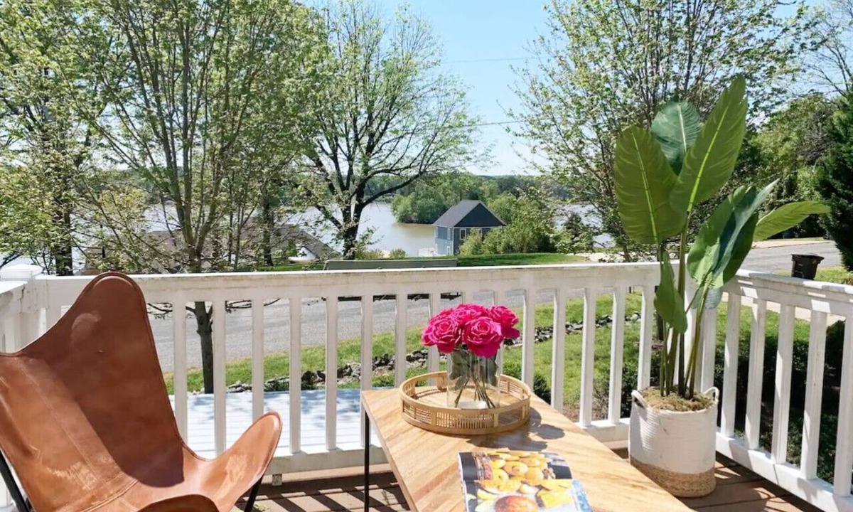 Barium Springs House | 5BR Lakefront Hot Tub Fire Pit Game Room