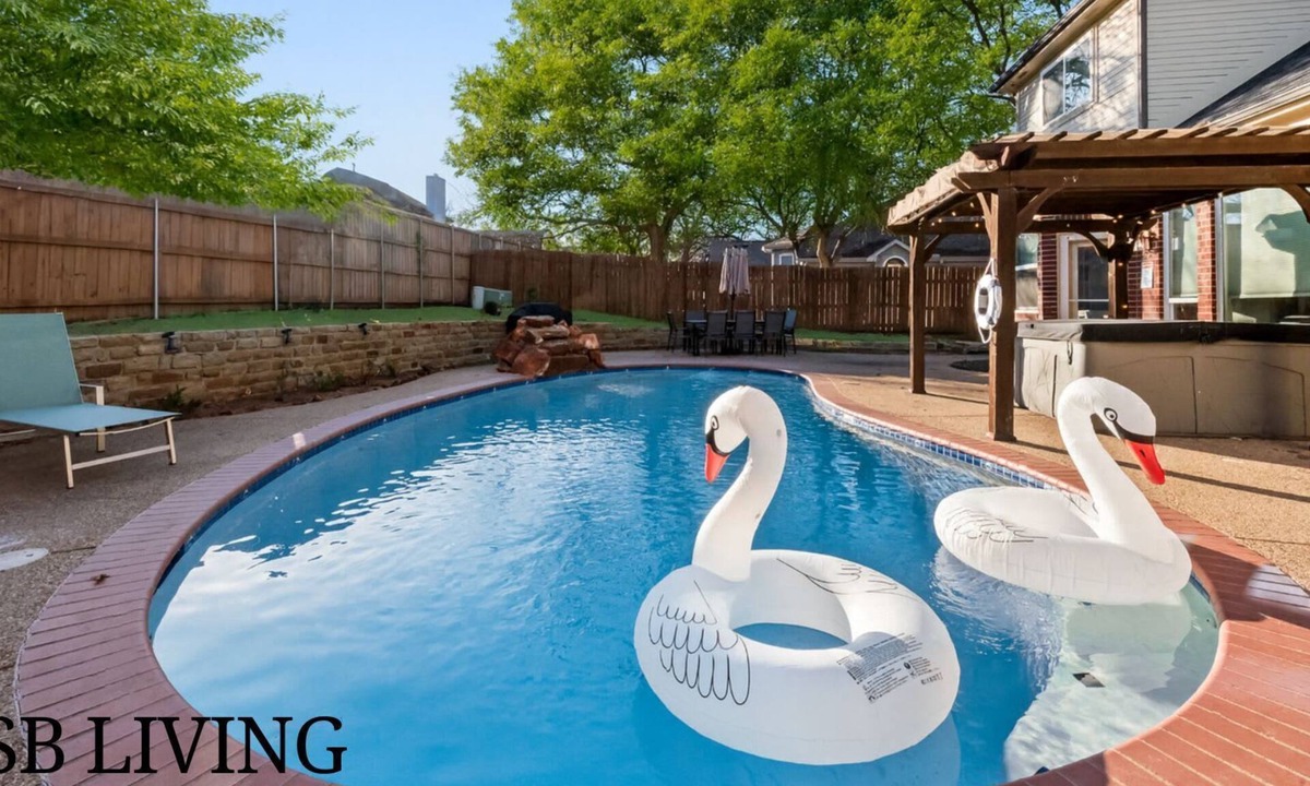 North Richland Hills House | 5BR Luxury Stay Dive into Pool & Theater Fun