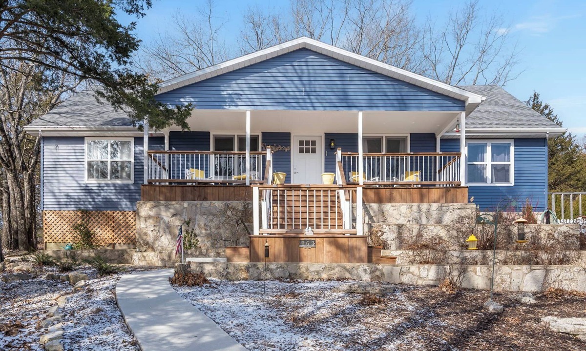 Branson Cabin | 5BR Near The Strip & Landing | Scenic & Spacious