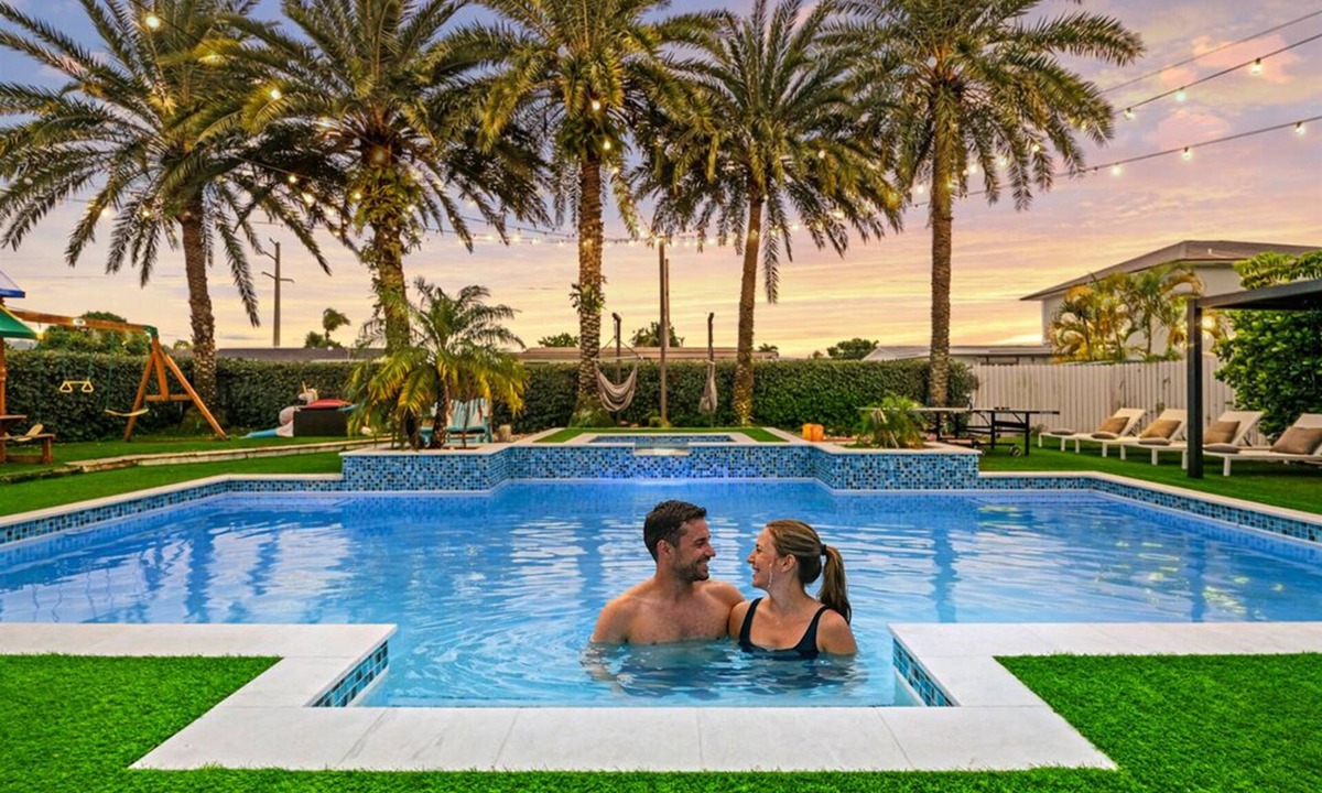 Carol City House | 5BR Oasis Near Hard Rock Stadium/Pool Spa BBQ