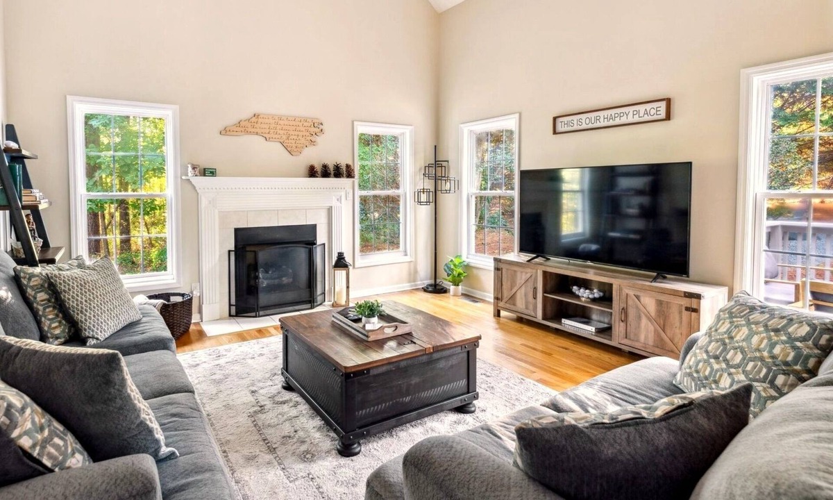 Pinehurst House | 5BR Pinehurst Retreat | Sauna + Fire Pit