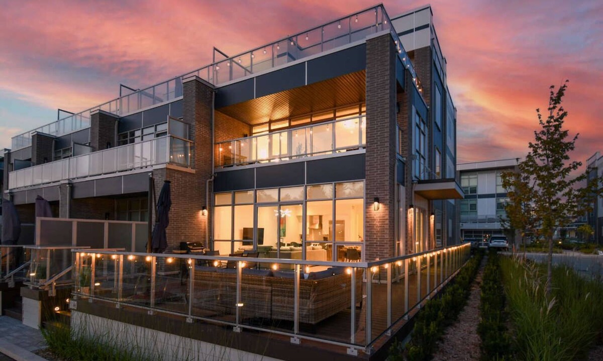 Innisfil House | 5BR townhouse with private dock, patios, and stunning views.