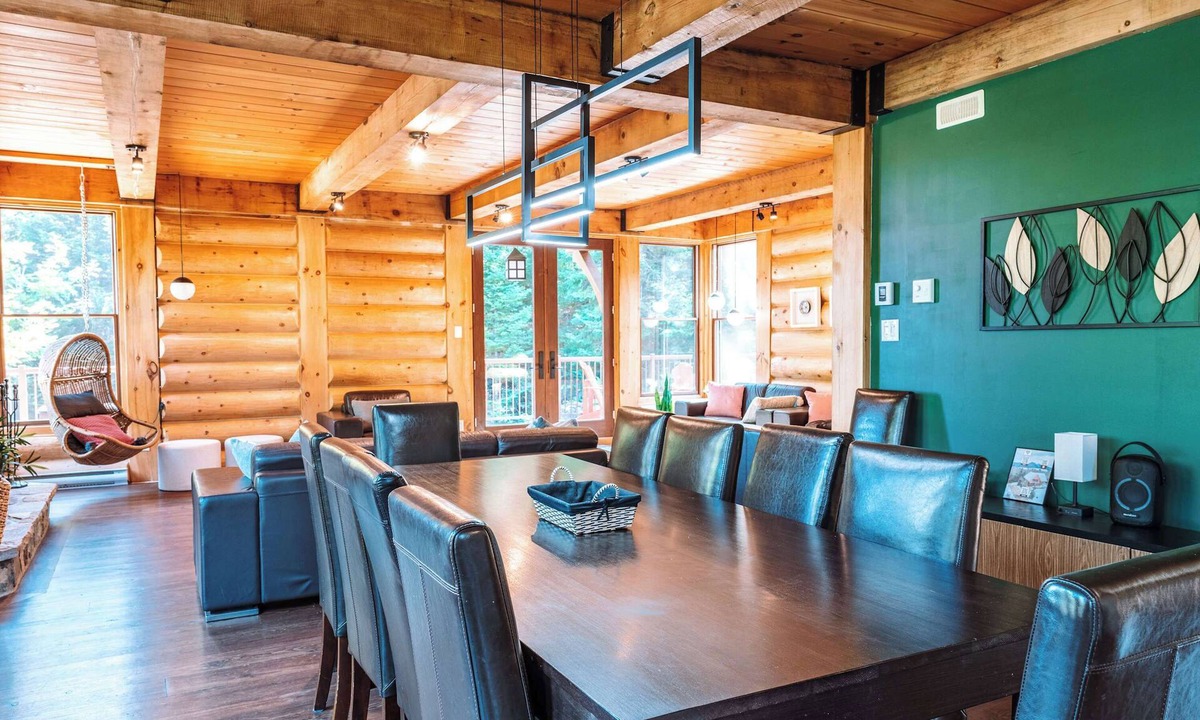 Lac Superieur Village Ski Chalet | 5BR Tremblant Chalet | A/C, Firepit & Lake View