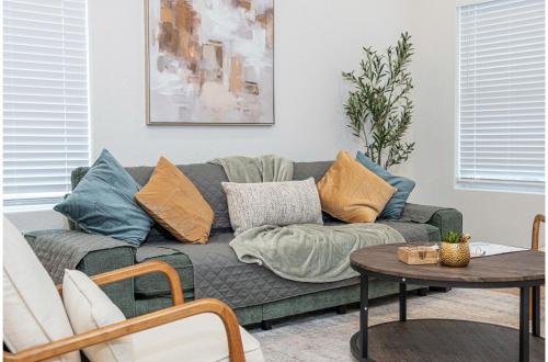 Near East Side House | 5BR3BA Minutes from the Action with Skyline Views