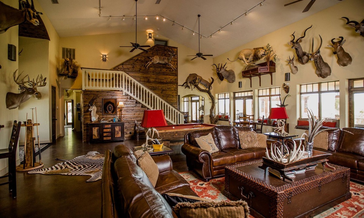 Mullin Cabin | 5F Ranch in Texas, POOL-HOTTUB coming soon. Stay at your own private 800 acres